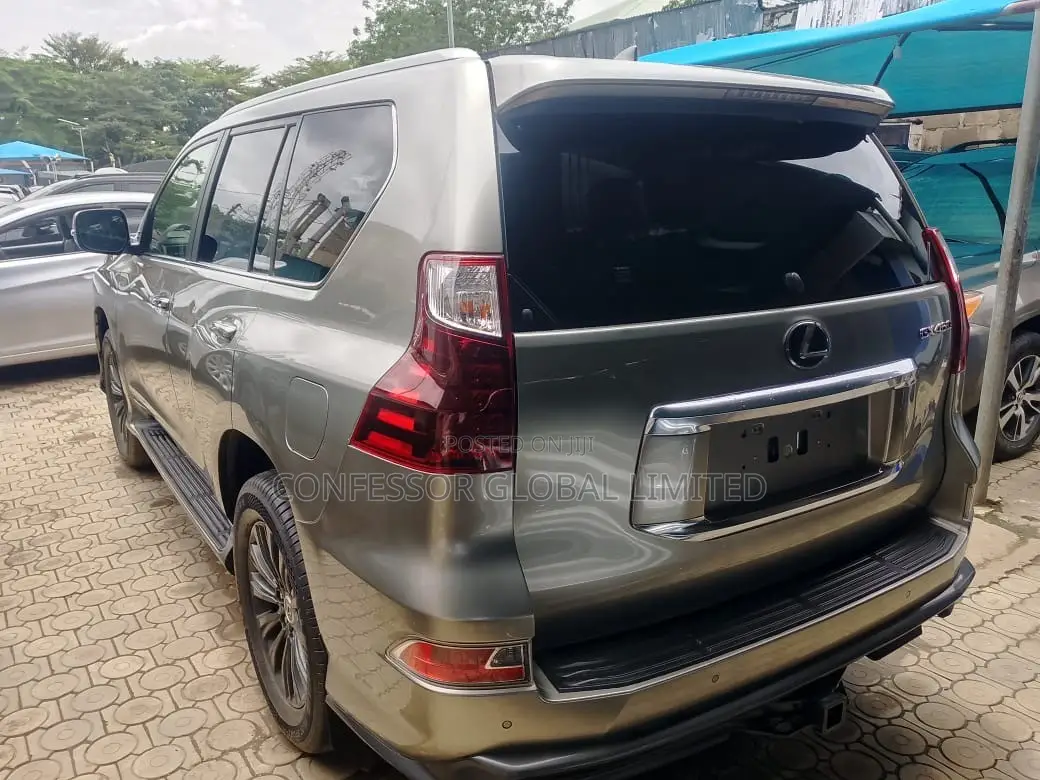 Lexus GX 460 2021 Gold