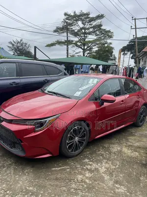 Toyota Corolla LE 2021 Red