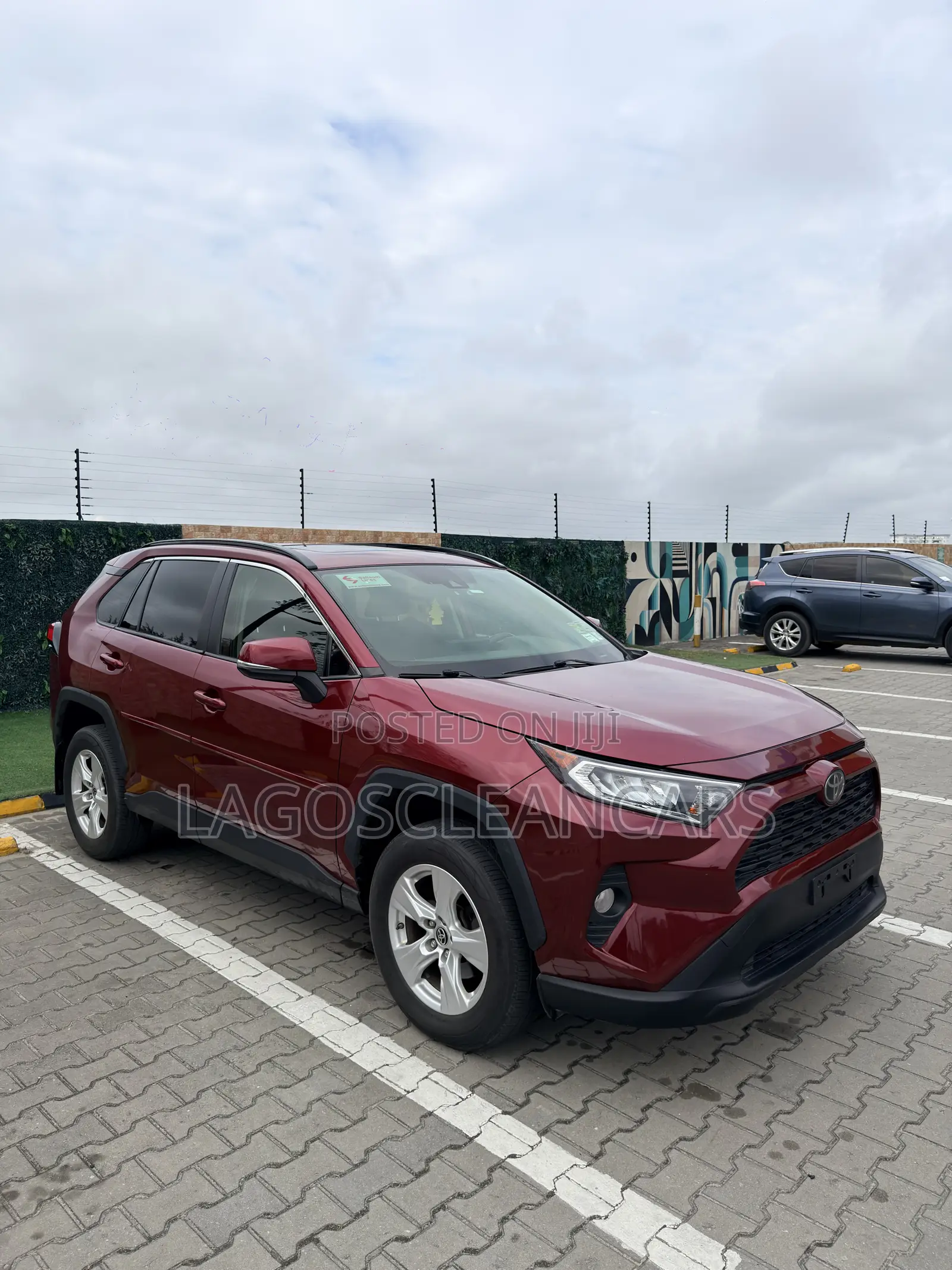 Toyota RAV4 XLE AWD 2019 Red