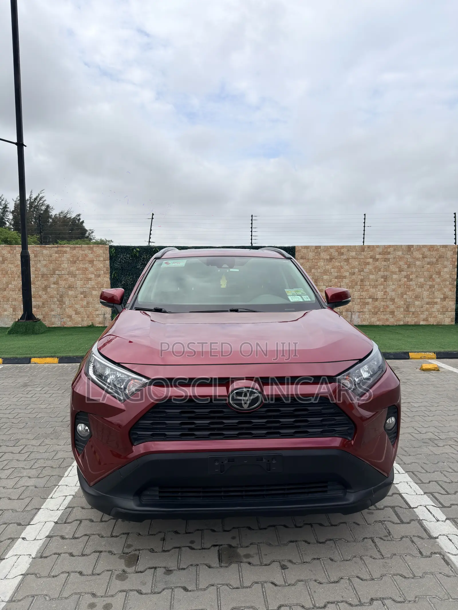 Toyota RAV4 XLE AWD 2019 Red