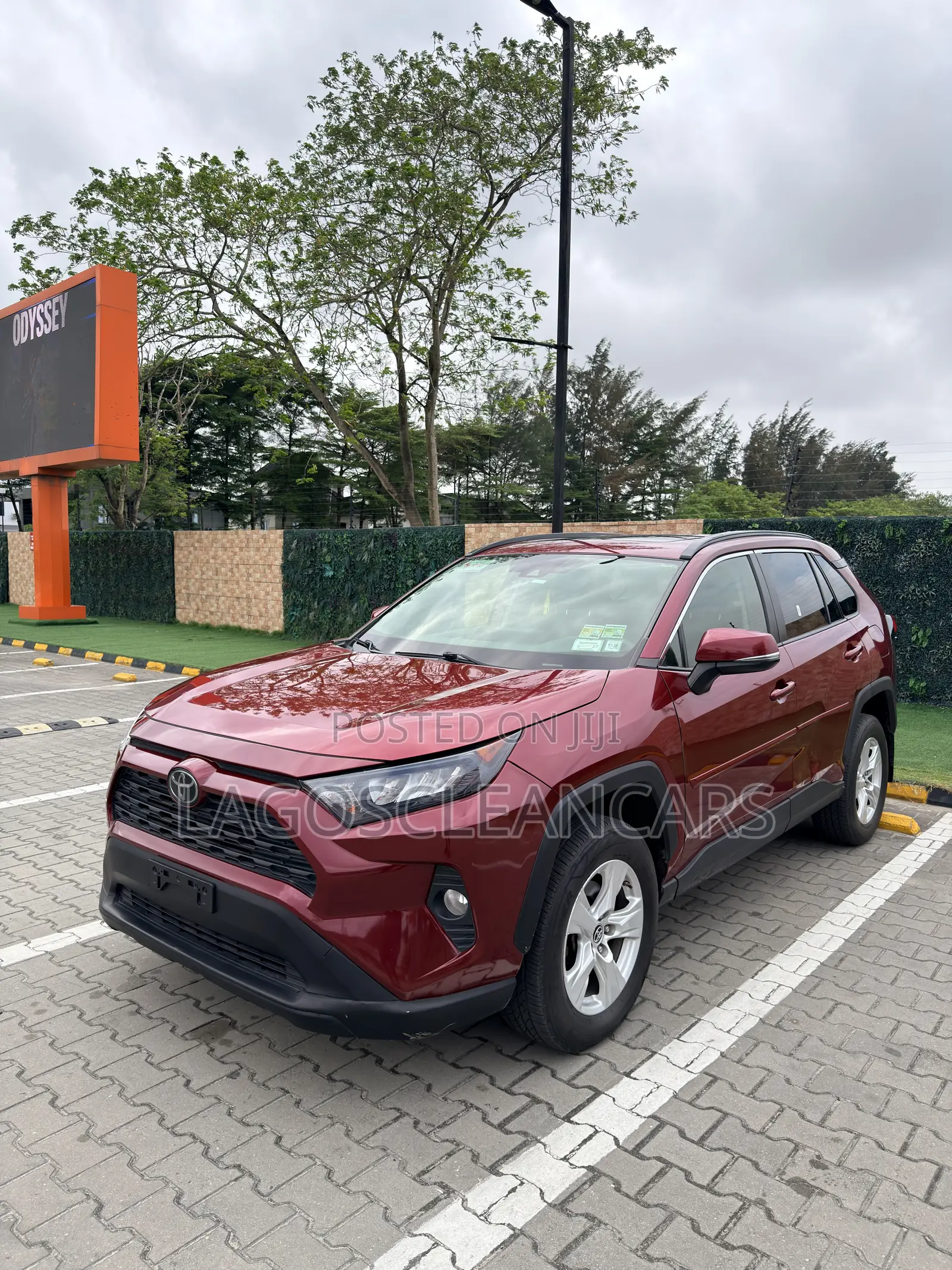 Toyota RAV4 XLE AWD 2019 Red