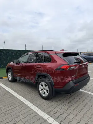 Toyota RAV4 XLE AWD 2019 Red