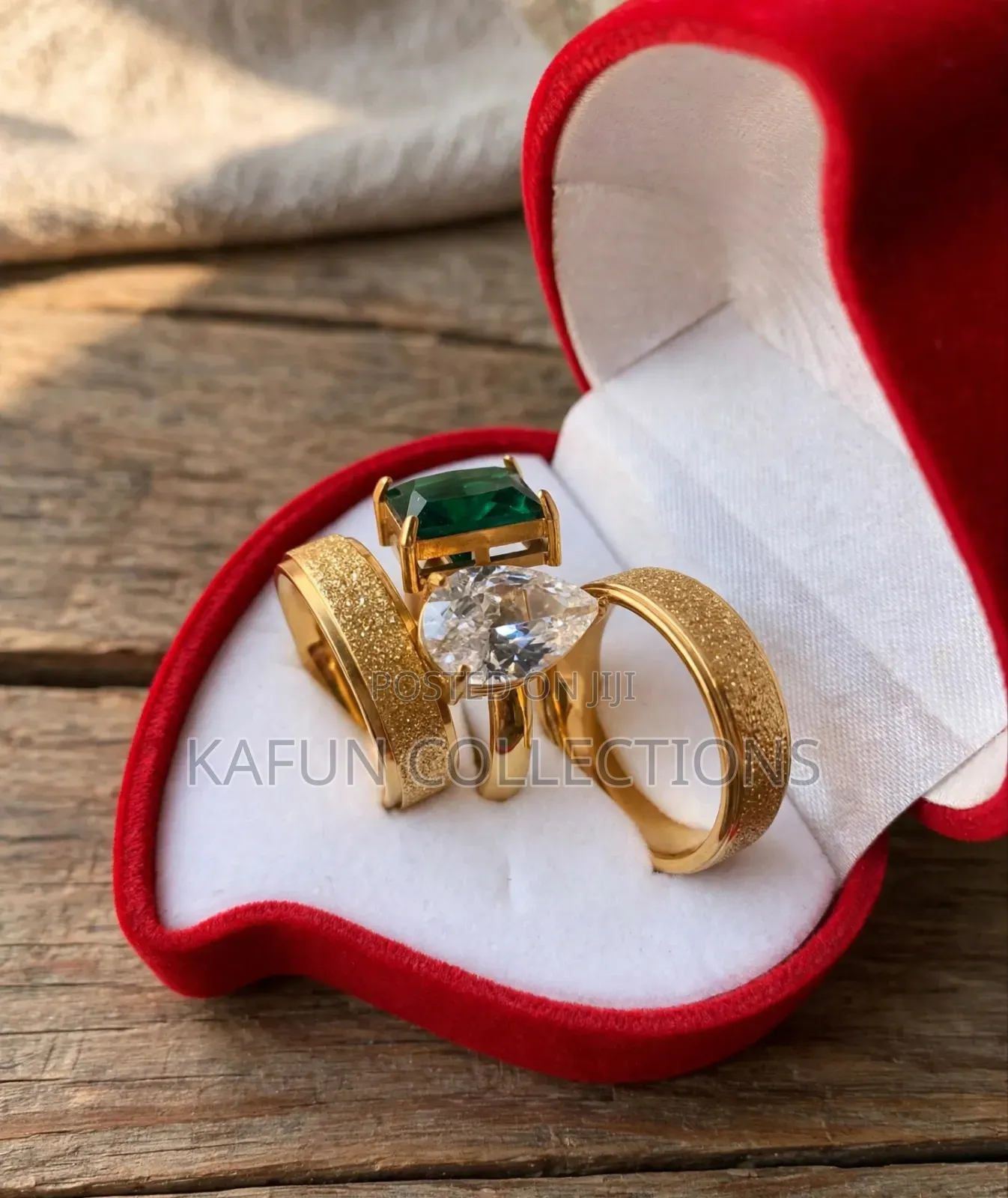Gold Frosted Emerald Teardrop-Green Stone Couple Rings Set - 3pcs