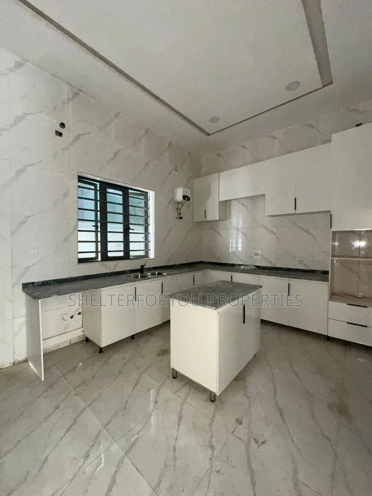 4bdrm Duplex in Lekki Expressway for rent