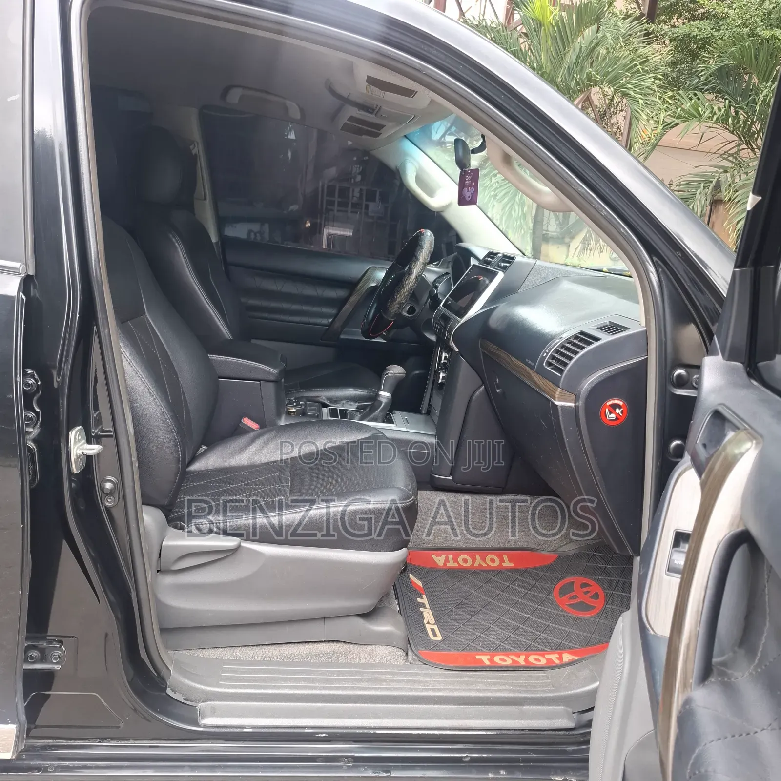 Toyota Land Cruiser Prado 2022 Black