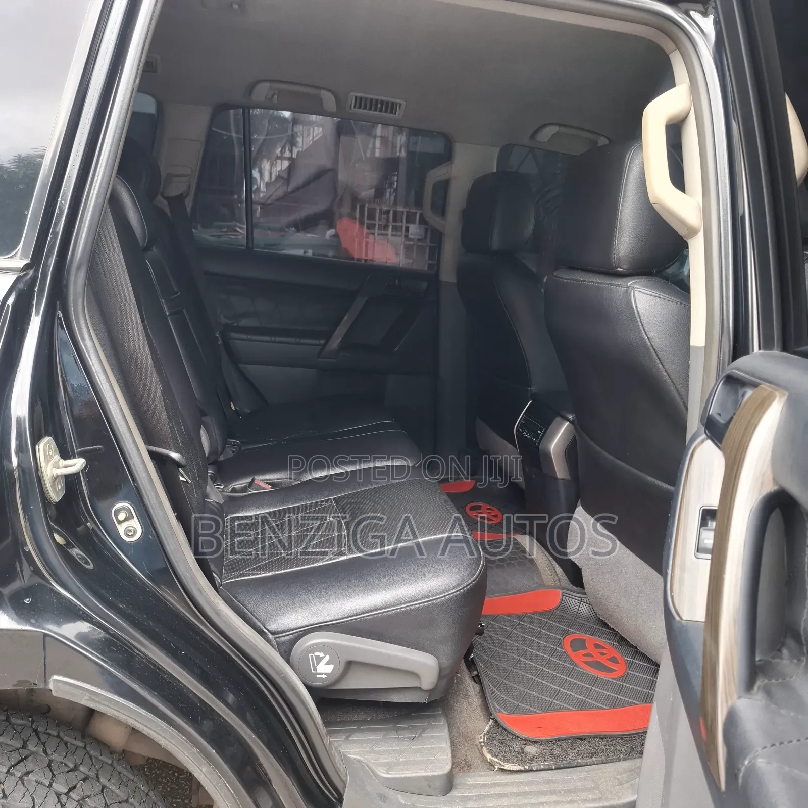 Toyota Land Cruiser Prado 2022 Black