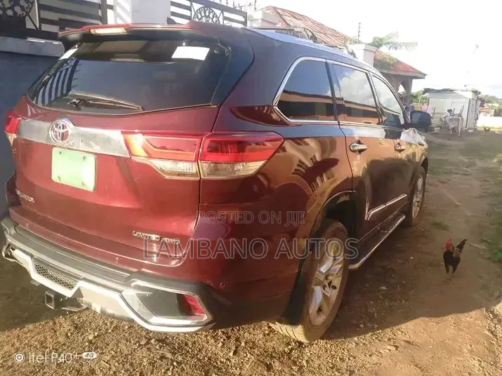 Toyota Highlander 2015 Red