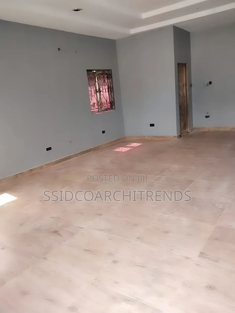 Neatly Used Shop/Office Space for Rent at Sangotedo 5m