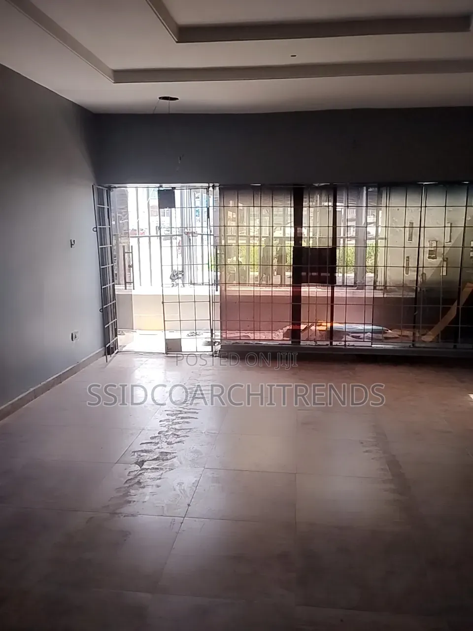 Neatly Used Shop/Office Space for Rent at Sangotedo 5m