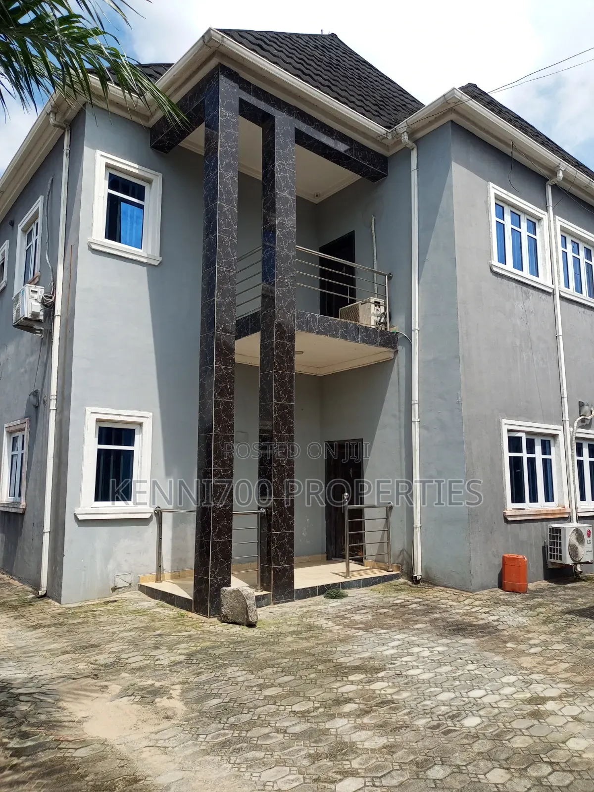 6bdrm Block of Flats in Sun View Estate, Sangotedo for sale
