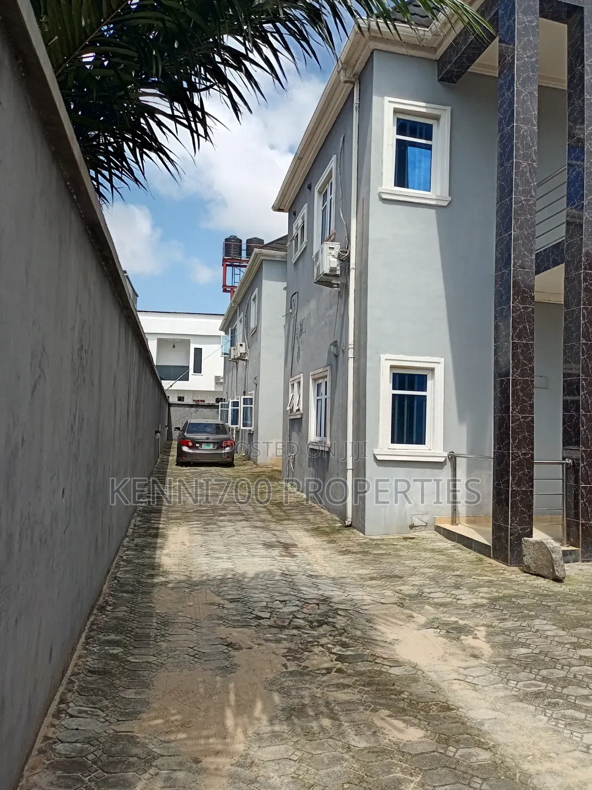 6bdrm Block of Flats in Sun View Estate, Sangotedo for sale