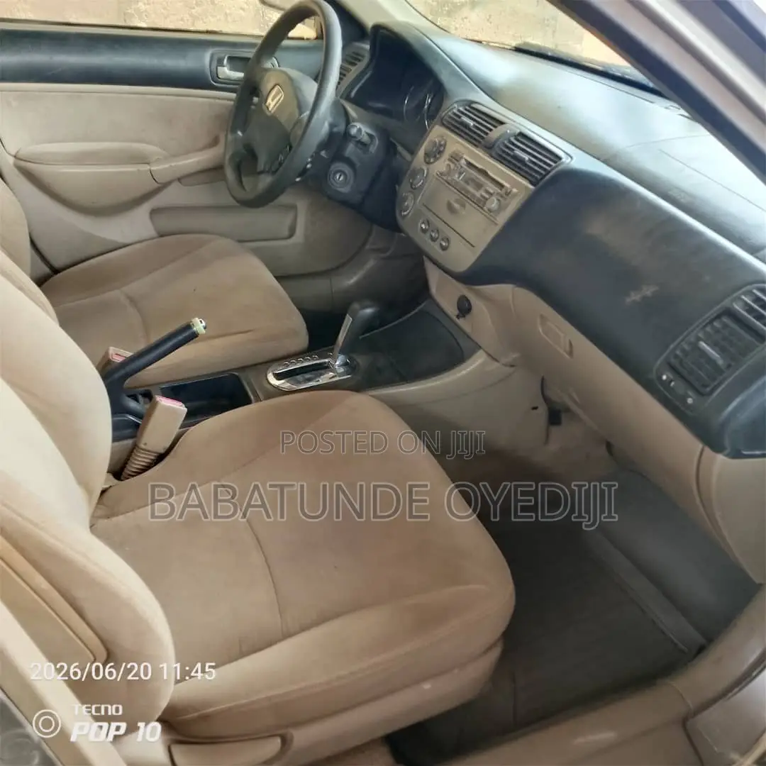 Honda Civic 2005 Gold