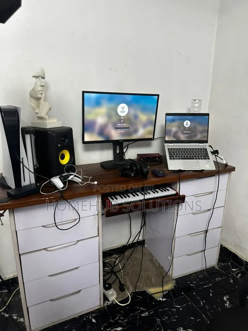 Studio Table and Chair