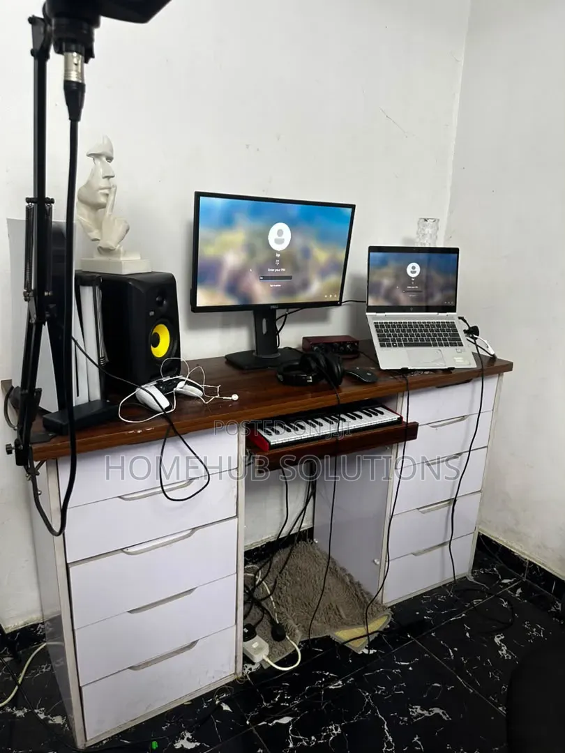 Studio Table and Chair