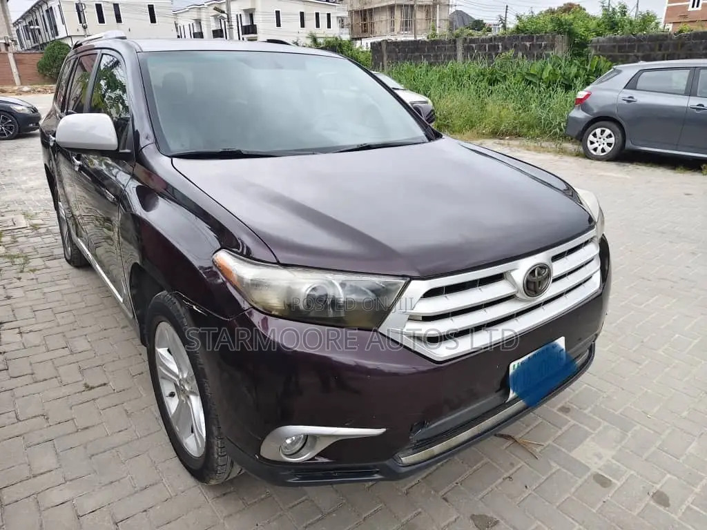 Toyota Highlander Limited 3.5L 2WD 2013 Brown