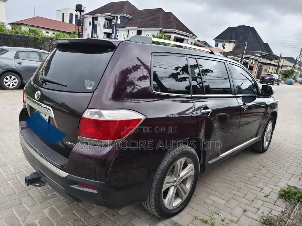 Toyota Highlander Limited 3.5L 2WD 2013 Brown
