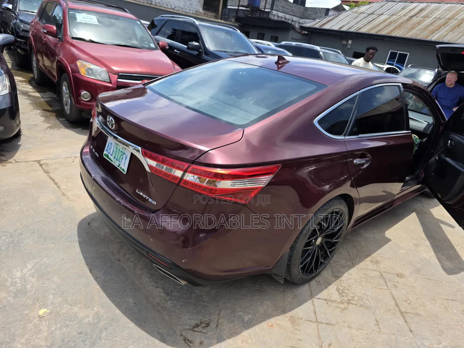 Toyota Avalon Limited Sedan FWD (3.5L 6cyl 6A) 2013 Maroon