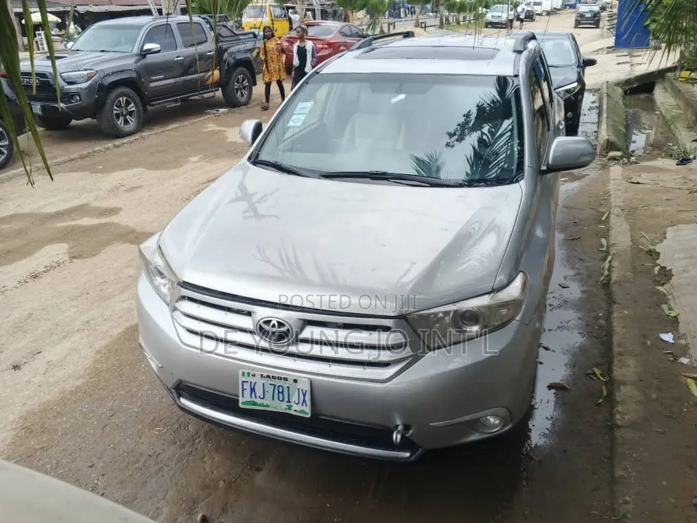Toyota Highlander Limited 2012 Silver