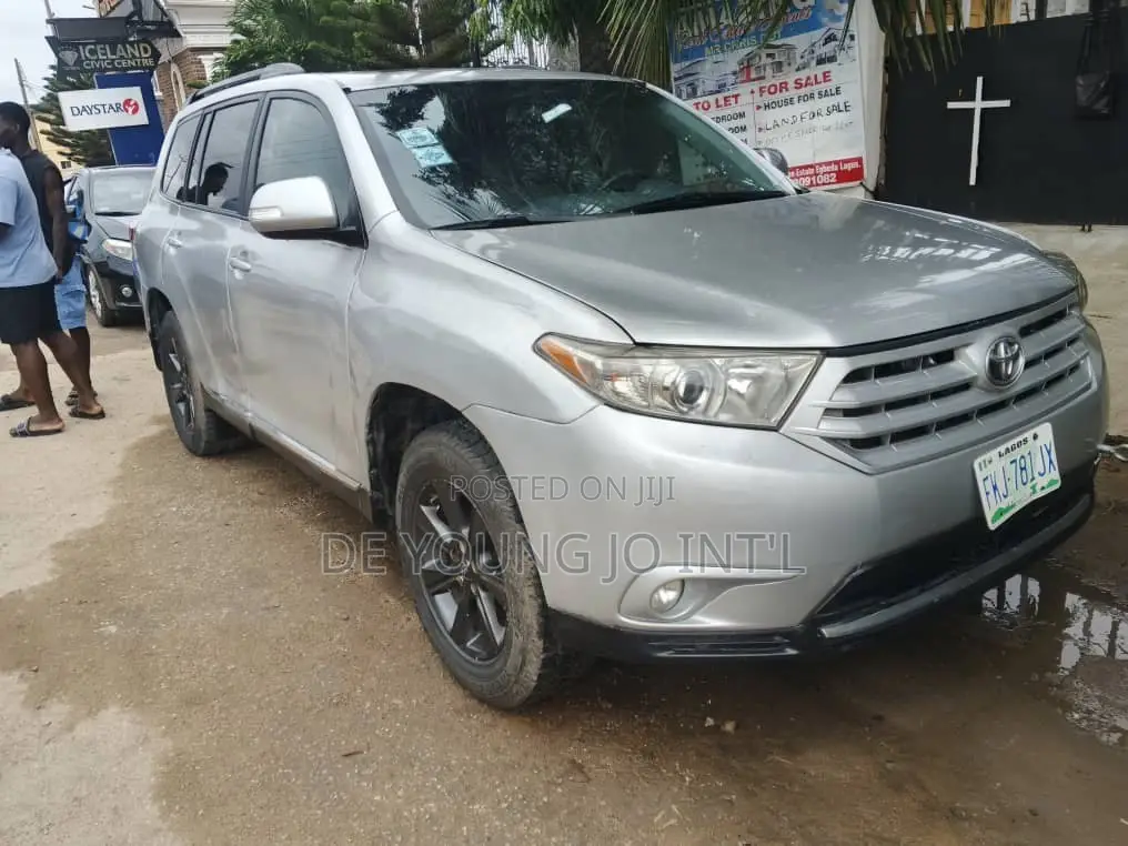 Toyota Highlander Limited 2012 Silver