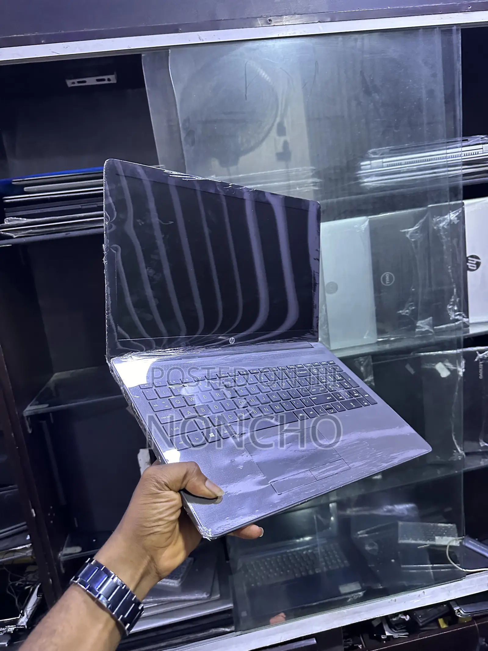 Laptop HP 255 4GB AMD HDD 500GB
