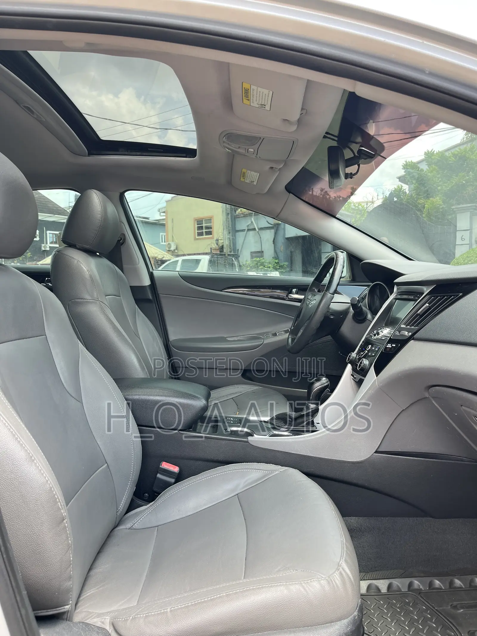 Hyundai Sonata Limited Sedan FWD (2.4L 4cyl 6A) 2011 Silver