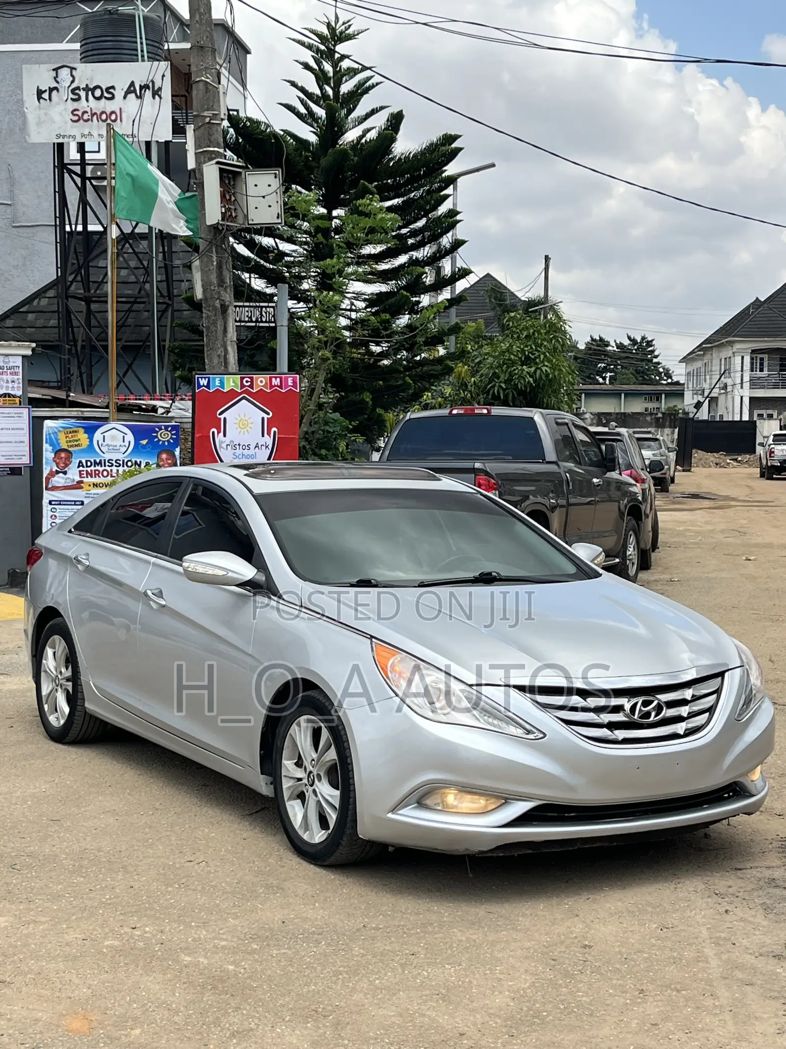 Hyundai Sonata Limited Sedan FWD (2.4L 4cyl 6A) 2011 Silver