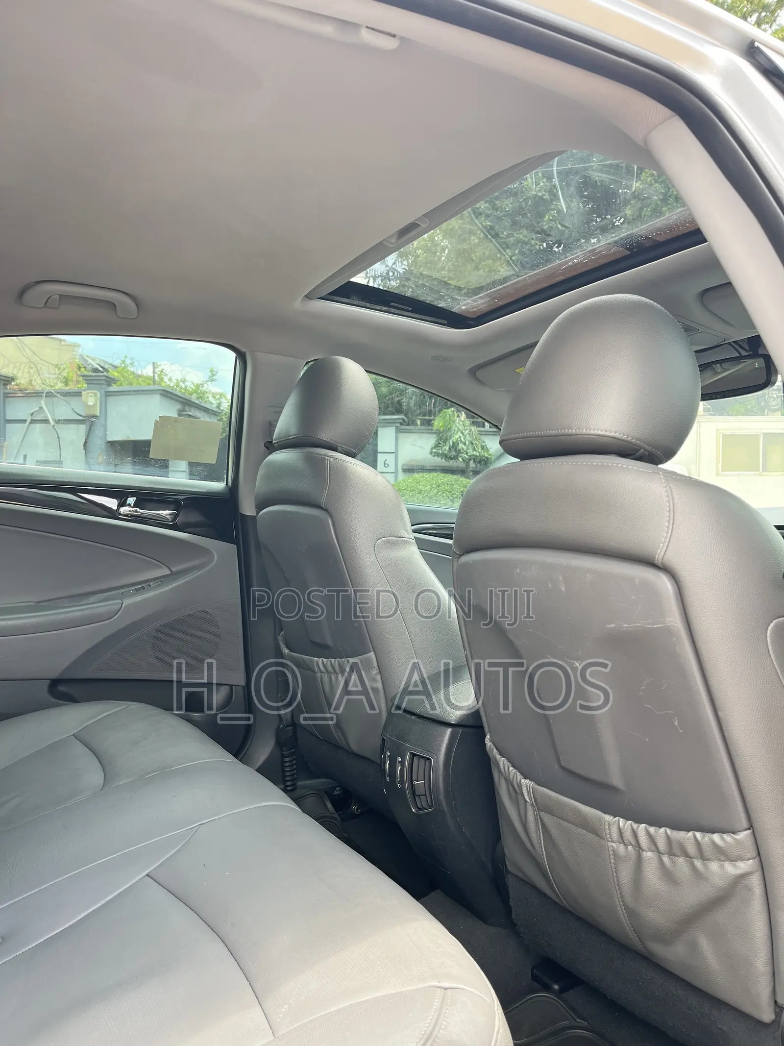 Hyundai Sonata Limited Sedan FWD (2.4L 4cyl 6A) 2011 Silver