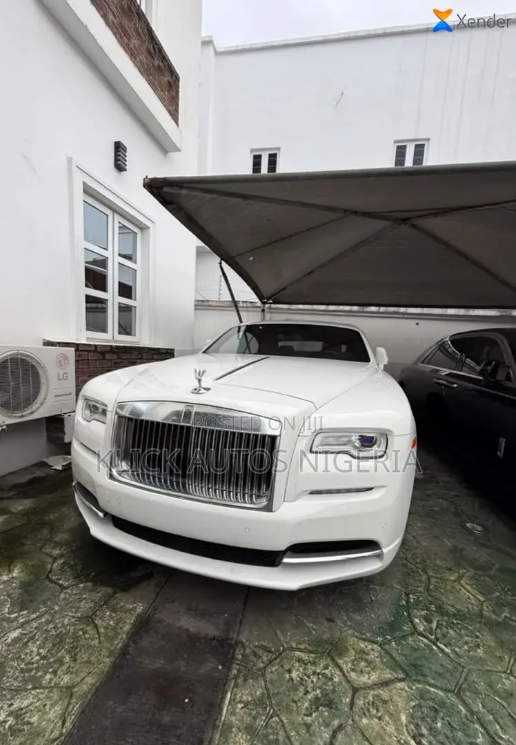 Rolls-Royce Ghost Base 2017 White