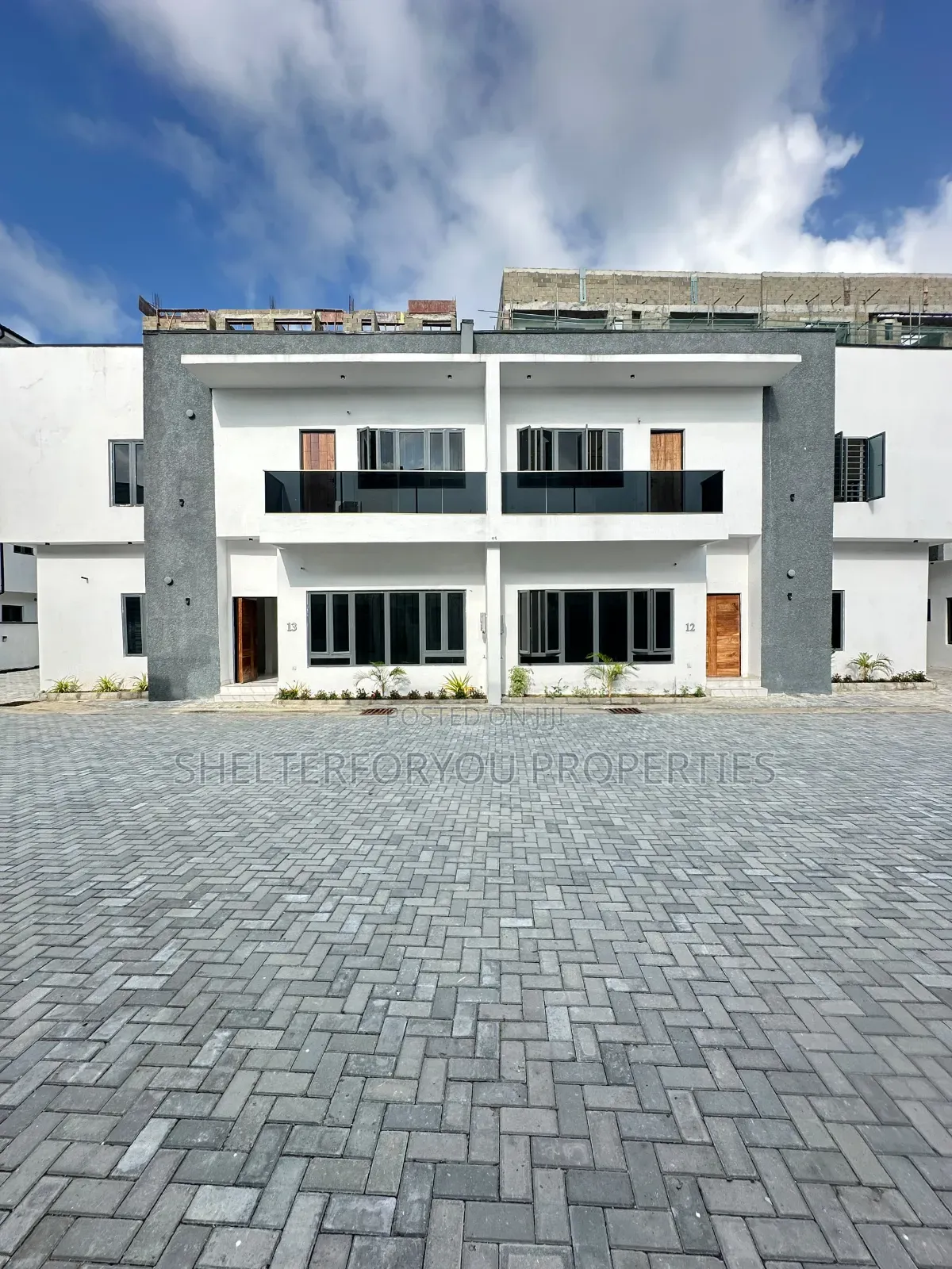 4bdrm Duplex in Lekki Expressway for rent