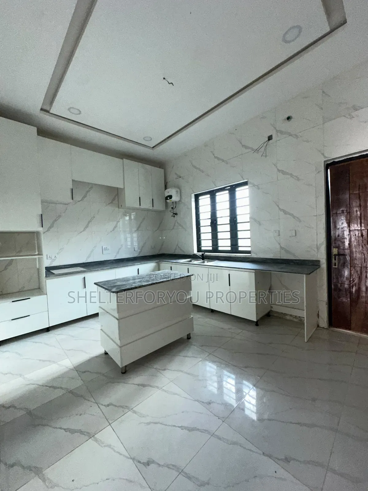 4bdrm Duplex in Lekki Expressway for rent