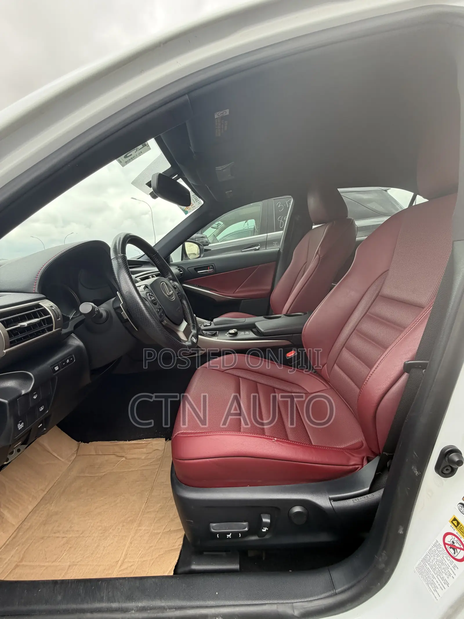 Lexus IS 300 AWD 2016 White