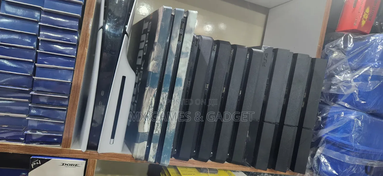 Playstation 4 Pro With Games and 4 Pad