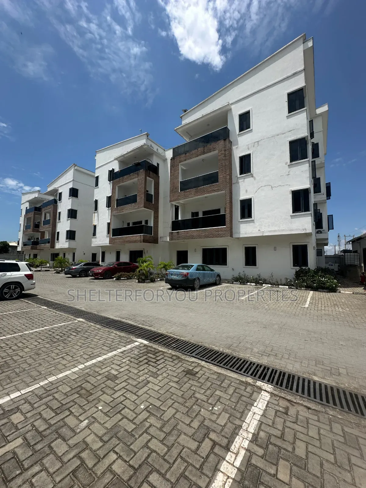 3bdrm Apartment in Lekki Expressway for rent