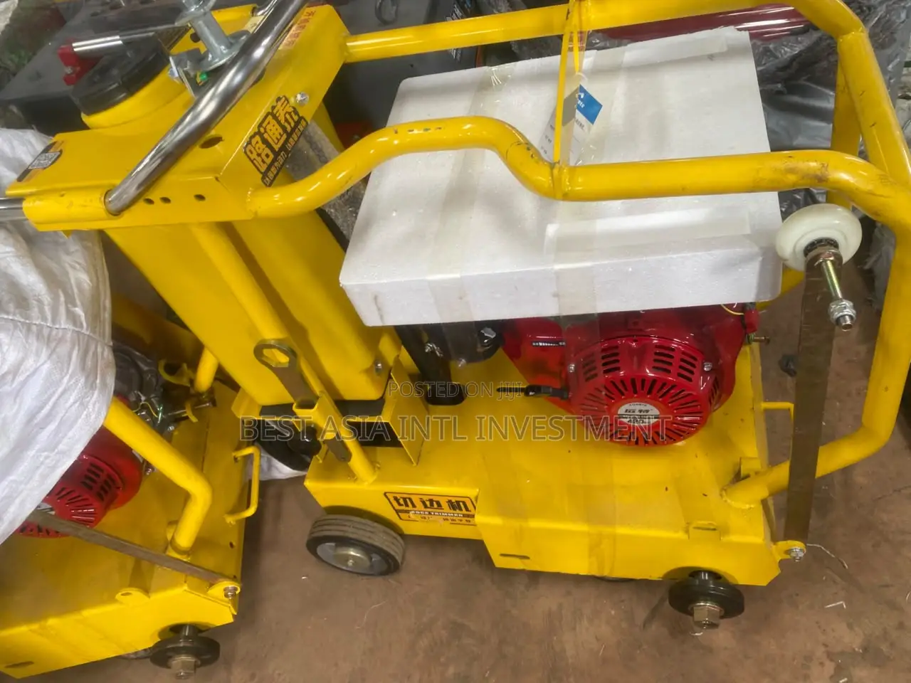 Heavy-Duty Concrete and Asphalt Road Cutting Machine