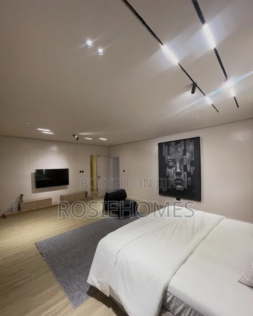 Furnished 4bdrm Duplex in Chevron for rent