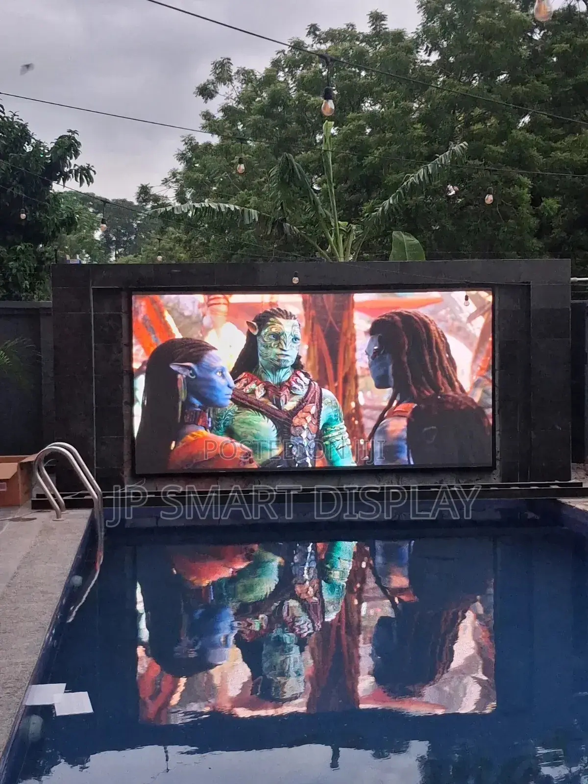 Big Outdoor Screen for Pool Per SQM