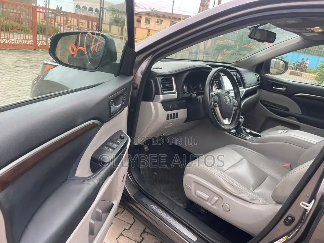 Toyota Highlander Limited 4dr SUV AWD (3.5L 6cyl 6A) 2014 Brown