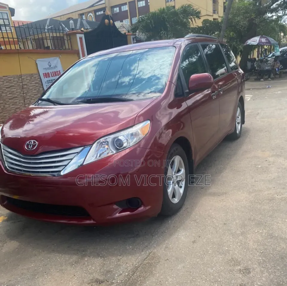 Toyota Sienna LE 7 Passenger 2010 Red