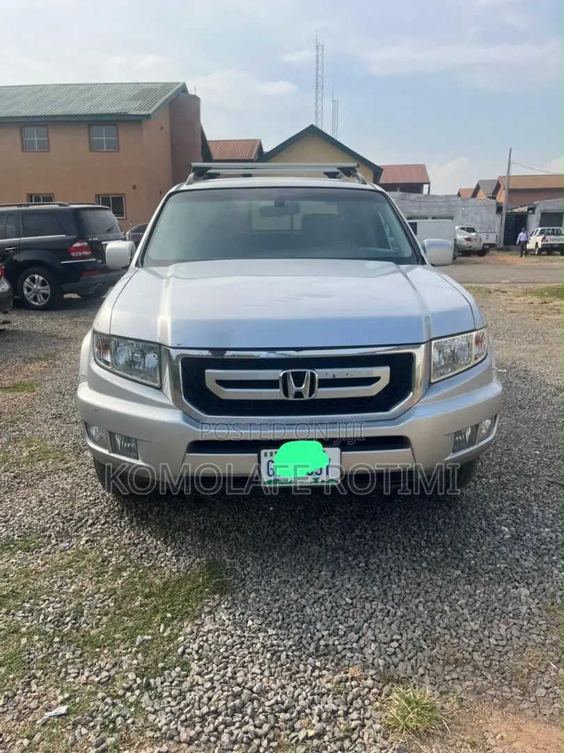 Honda Ridgeline RT 2010 Silver