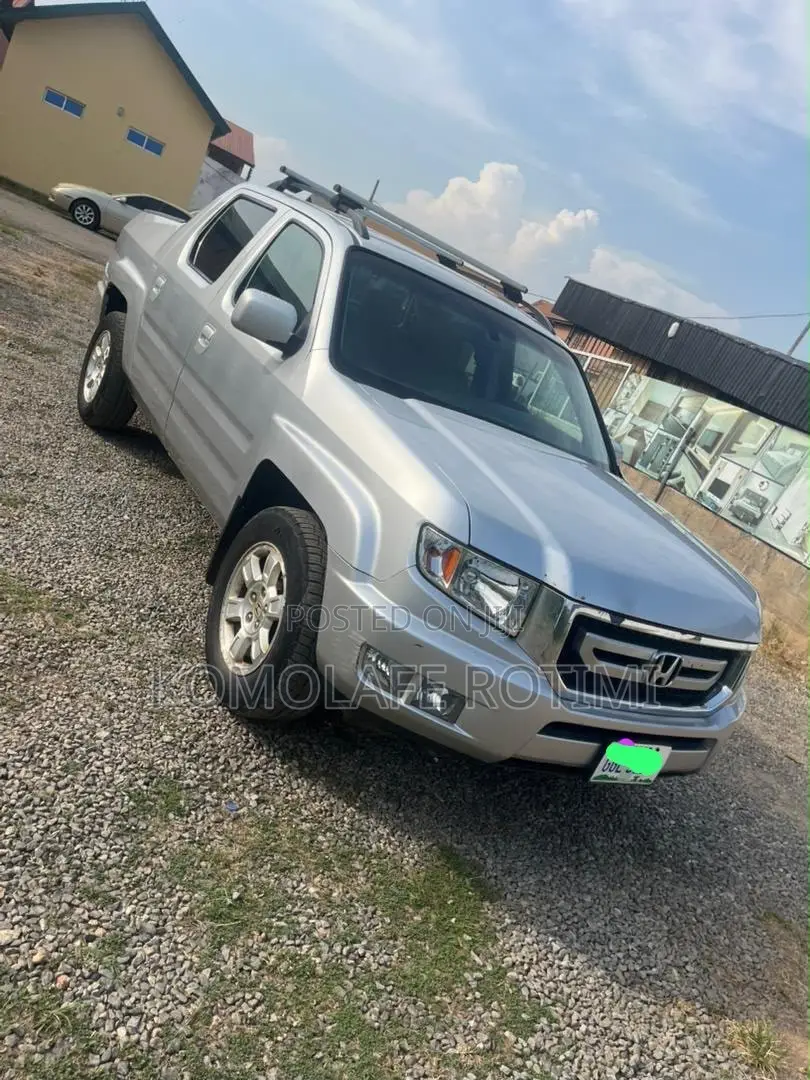 Honda Ridgeline RT 2010 Silver