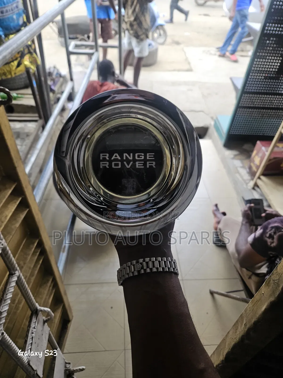 Range Rover Rotating Cover for Alloy Rims