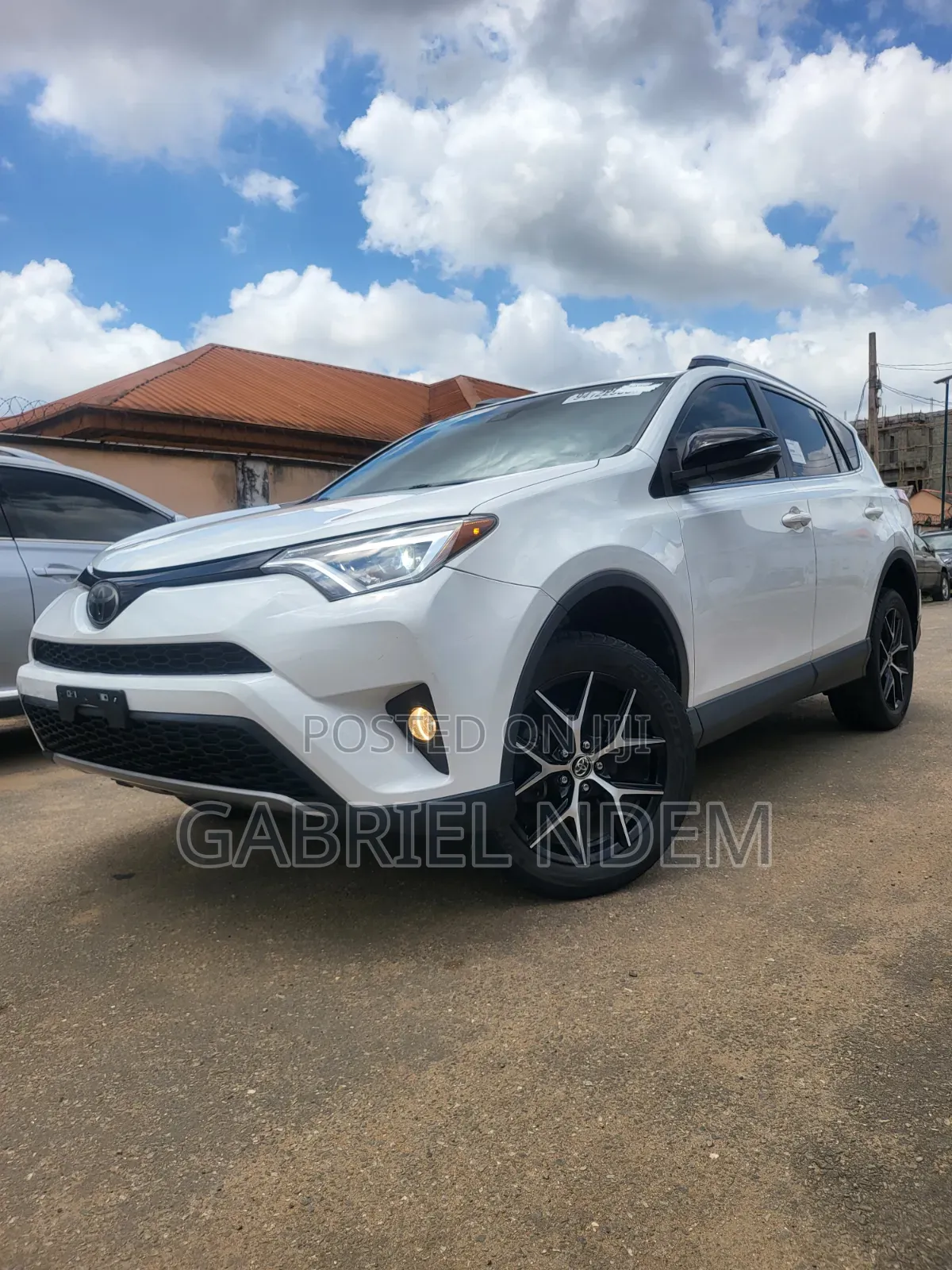 Toyota RAV4 SE 4dr SUV AWD (2.5L 4cyl 6A) 2018 White