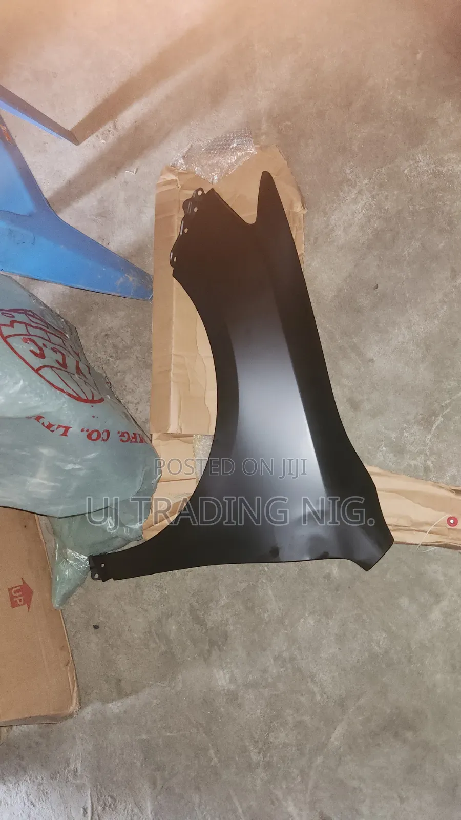 Fender Camry 2012 Left