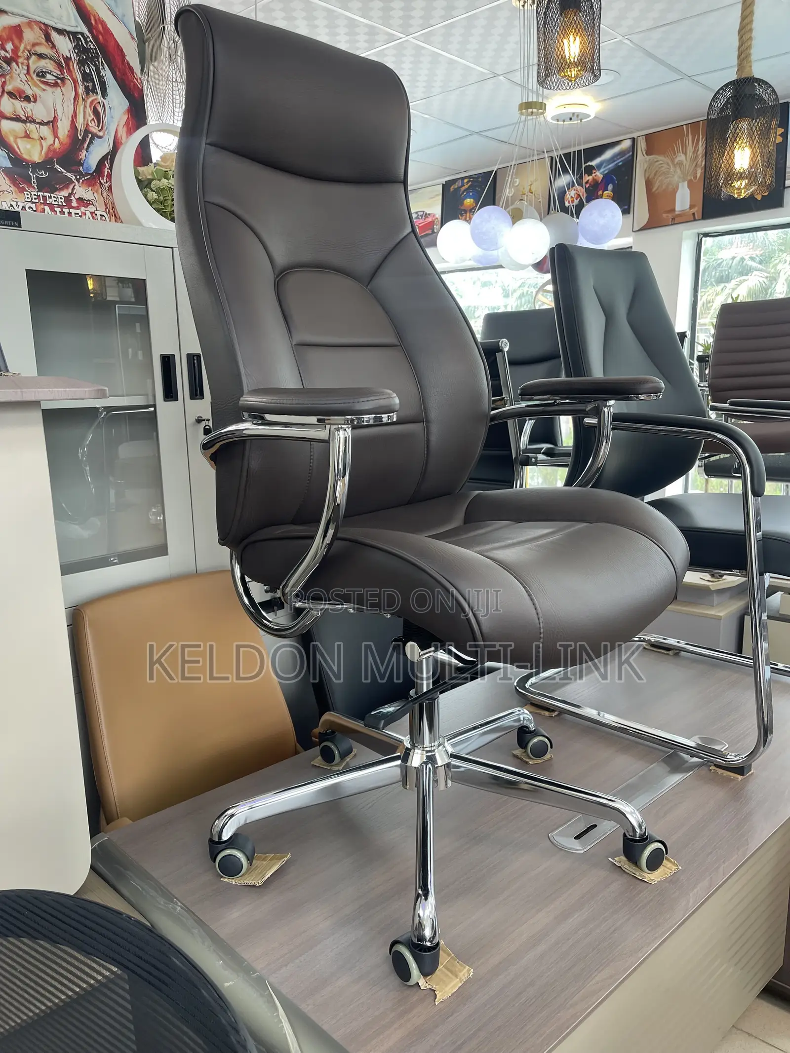 Leather Swivel Chair/Black/Brown/ Quality Foreign Leather Chair