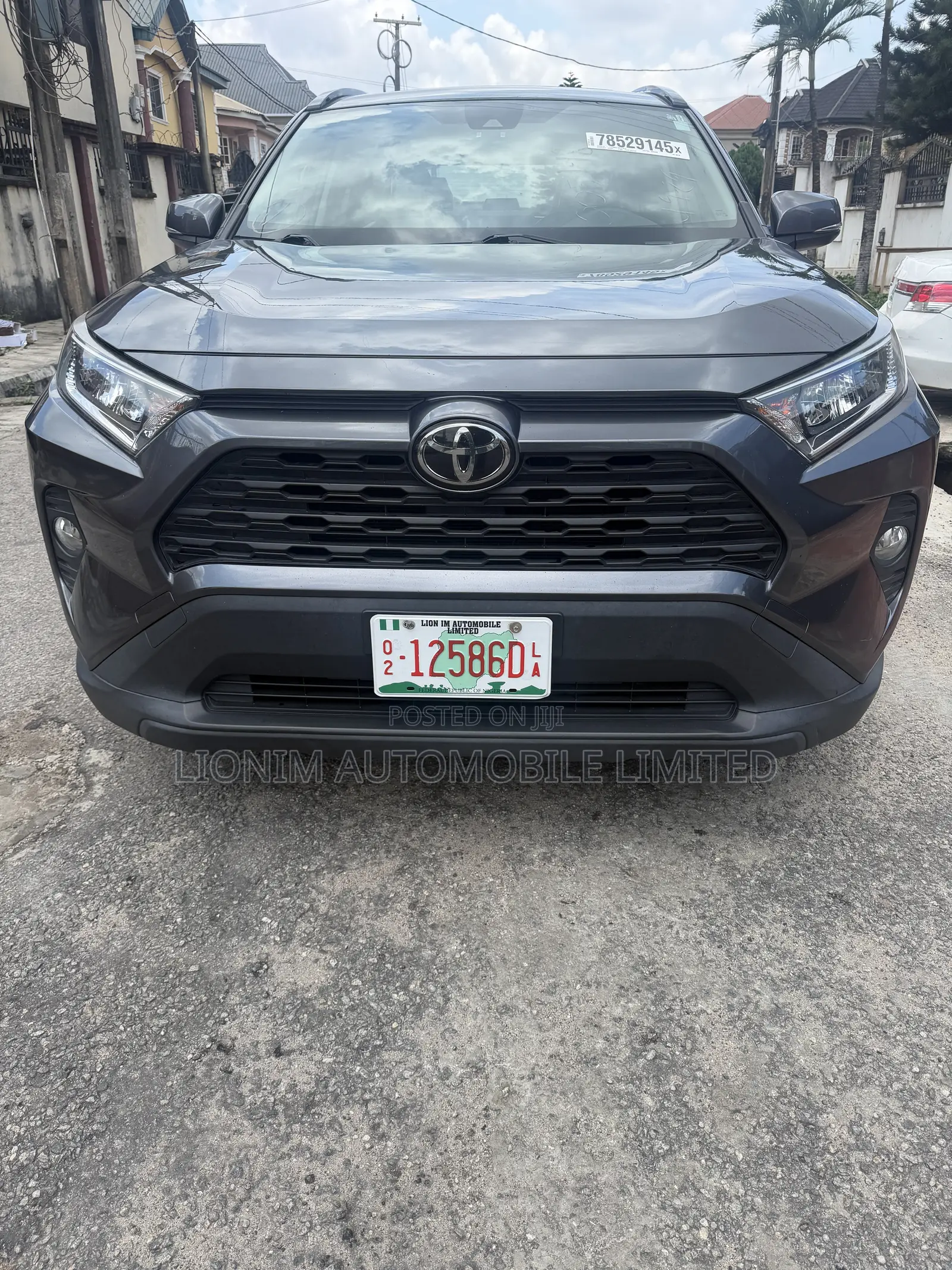 Toyota RAV4 XLE FWD 2019 Gray