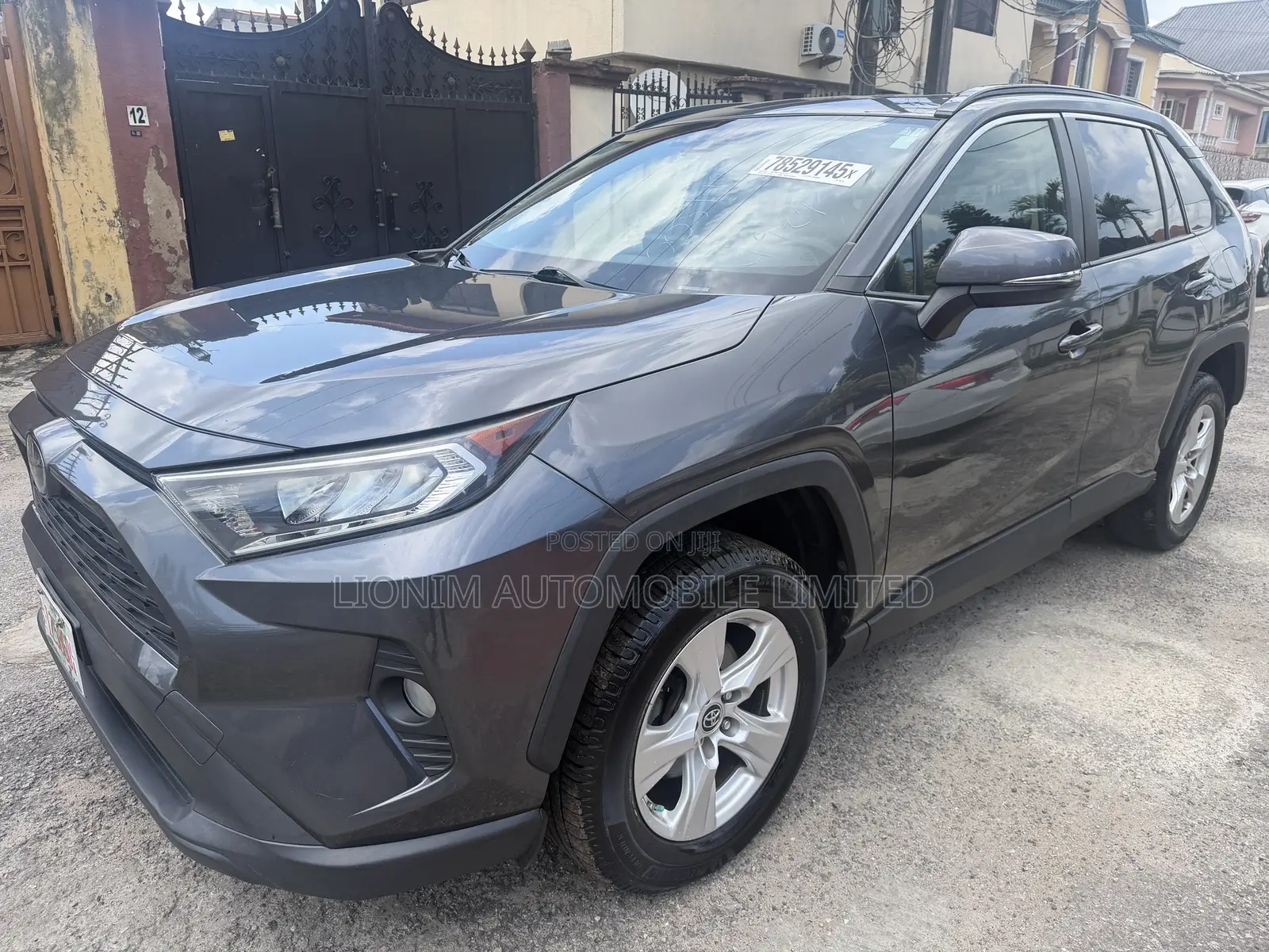 Toyota RAV4 XLE FWD 2019 Gray
