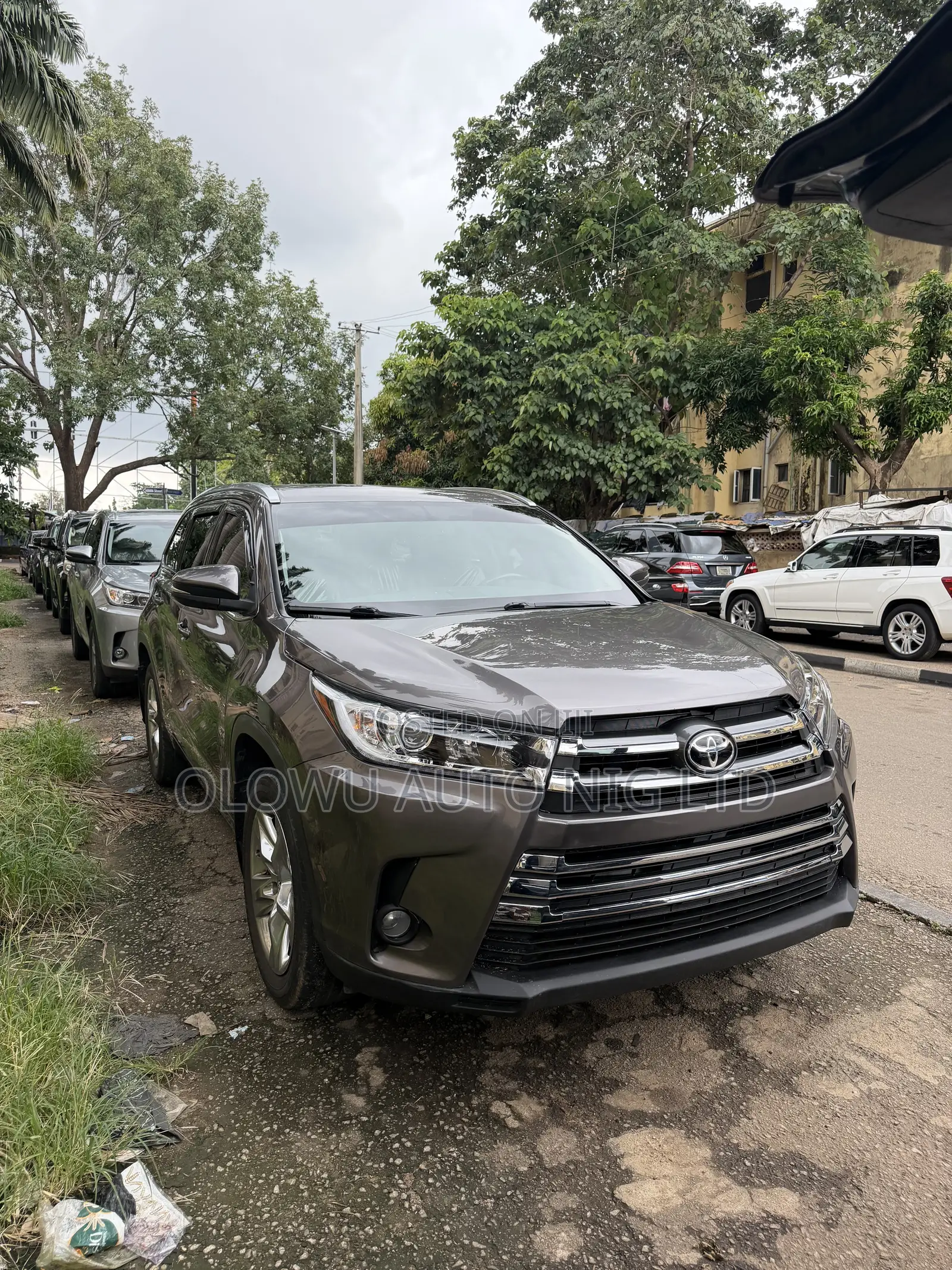 Toyota Highlander Limited 4x4 V6 (3.5L 6cyl 8A) 2018 Gray