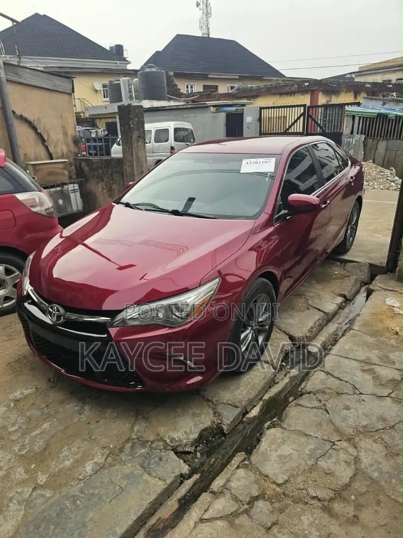 Toyota Camry SE 4dr Sedan (2.5L 4cyl 6A) 2015 Burgundy