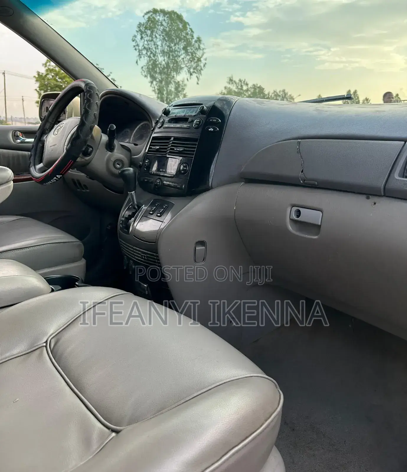 Toyota Sienna XLE FWD (3.3L V6 5A) 2004 Gold