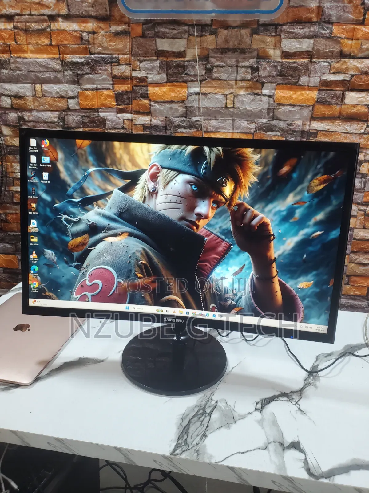 Samsung C24F390FHR •24-Inch - CF39 Series - FHD (1080p) Hdmi Monitor